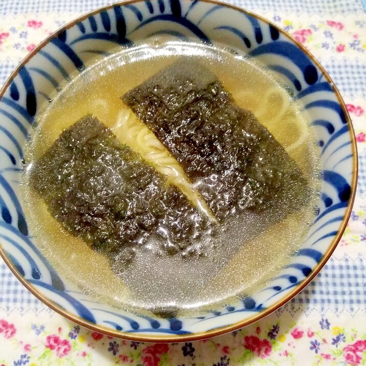 海苔の風味が生きたインスタントの塩ラーメン♪